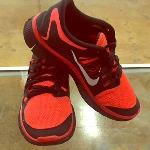 Neon Orange Go Nike free !